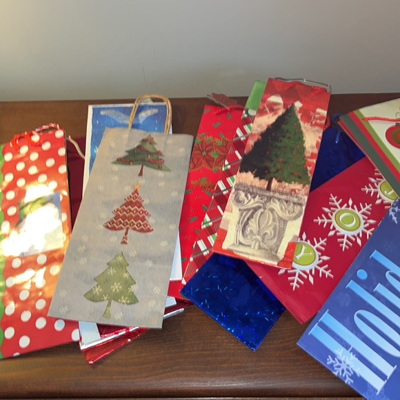 Christmas Wine Gift Bags New 13 All Different Designs - Picture 3 of 3